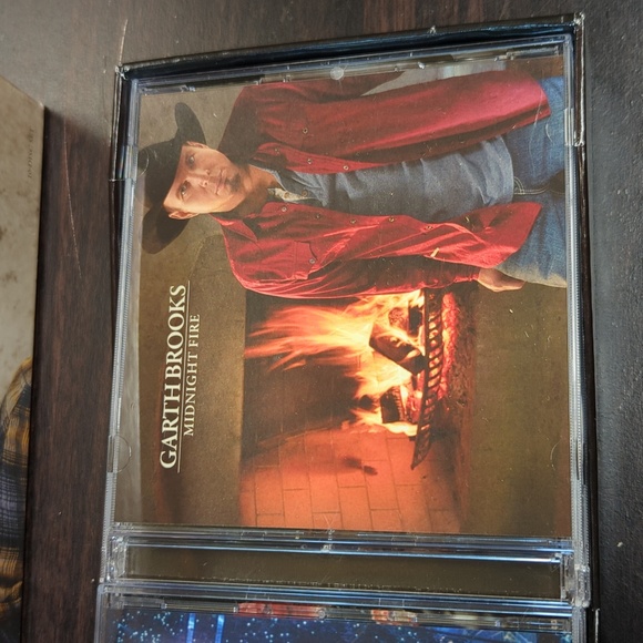 Garth Brooks (The Ultimate Collection)2018 - Picture 8 of 9